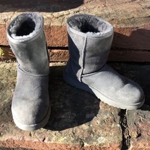UGG Classic Short II Suede Water-Repellent Boots - Grey - Size 7